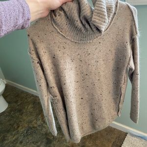 Cute long sleeve sweater it’s inside out in the picture